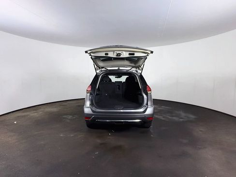 Used 2019 Nissan Rogue SV AWD/4WD image 25