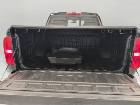 Used 2019 Chevrolet Colorado Z71 w/ Z71 Midnight Edition AWD/4WD image 15