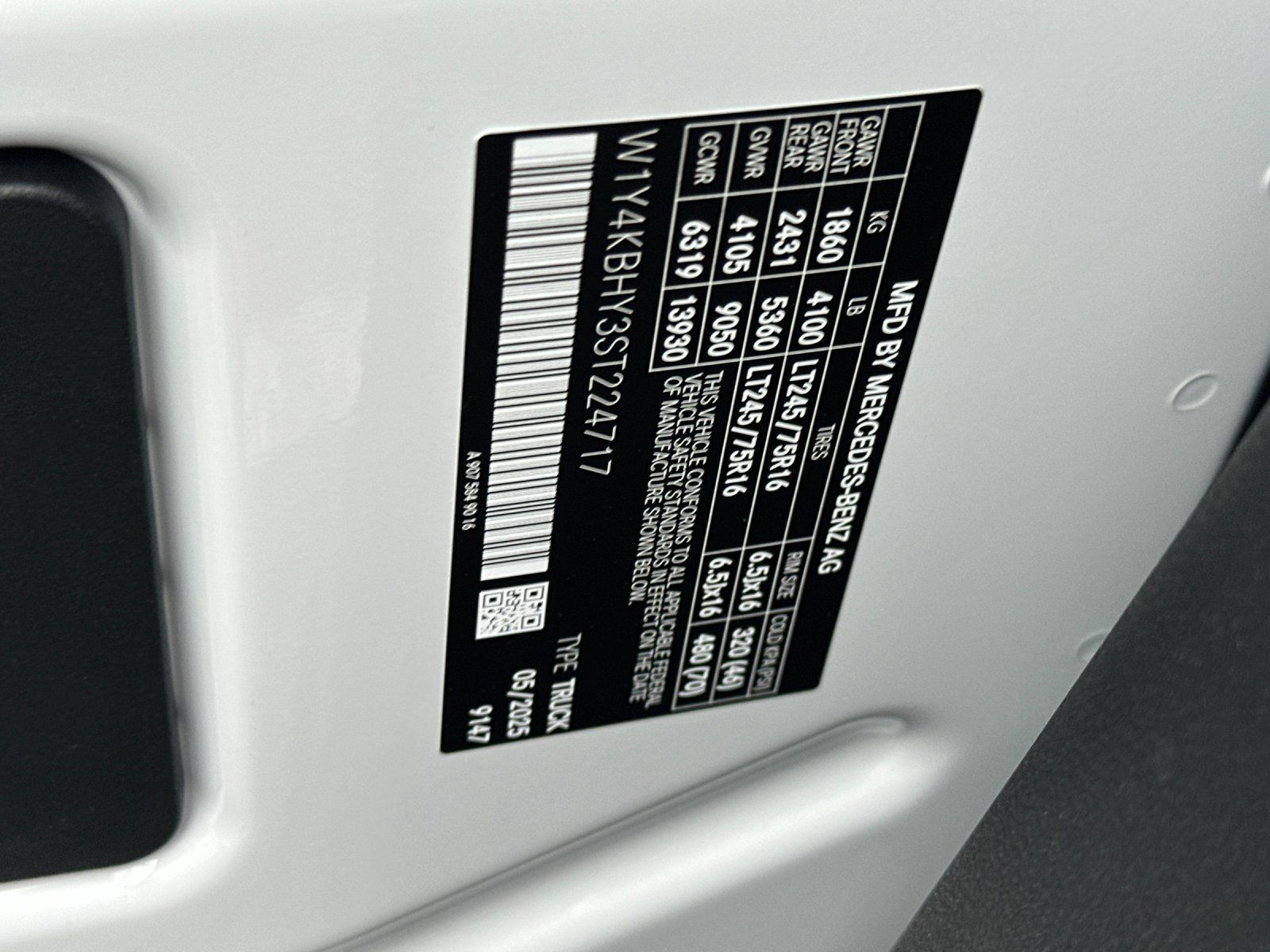 Used 2025 Mercedes-Benz Sprinter 2500 image 26