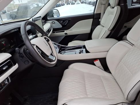 Used 2023 Lincoln Aviator Black Label w/ Dynamic Handling Package image 8