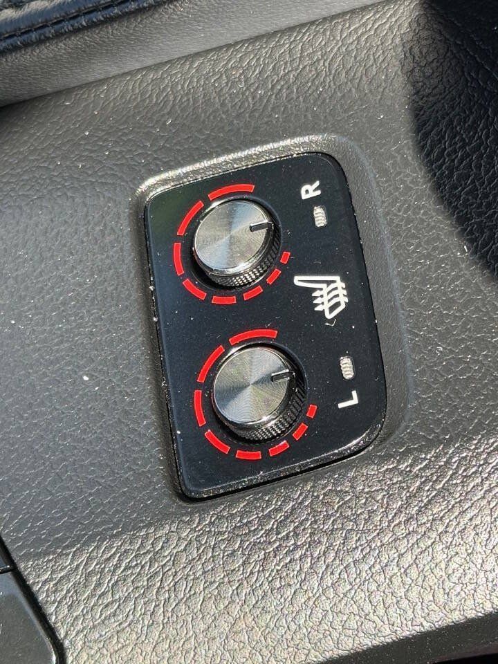 Used 2014 Toyota Avalon XLE FWD image 13