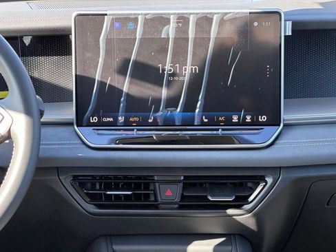 New 2026 Volkswagen Tiguan SE FWD image 22