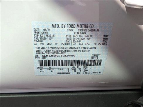 New 2025 Lincoln Aviator 2WD w/ Equipment Group 101A image 17