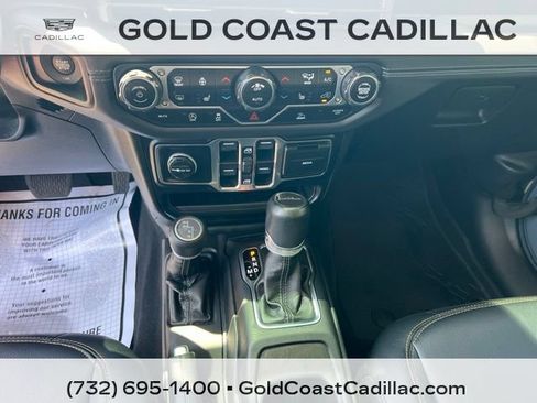 Used 2025 Jeep Gladiator Sport AWD/4WD image 19