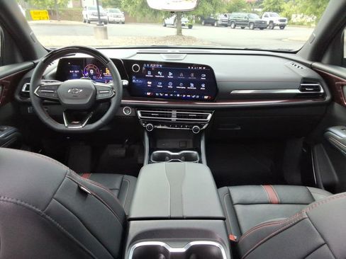 Certified 2025 Chevrolet Traverse RS FWD image 20