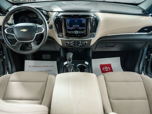 Used 2023 Chevrolet Traverse LS image 19