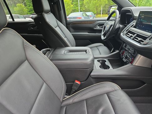 Used 2024 Chevrolet Tahoe Premier AWD/4WD image 10