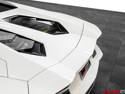 Used 2015 Lamborghini Aventador LP 700-4 AWD/4WD image 24