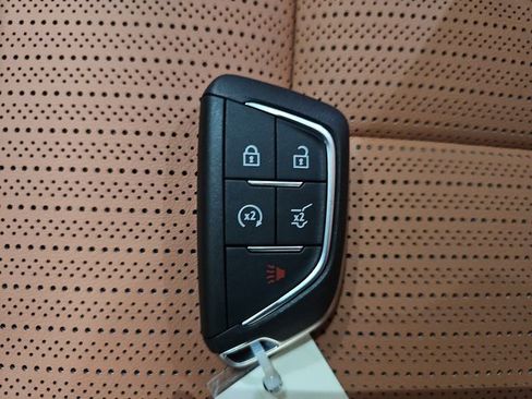 New 2026 Cadillac Optiq Sport 2 image 36