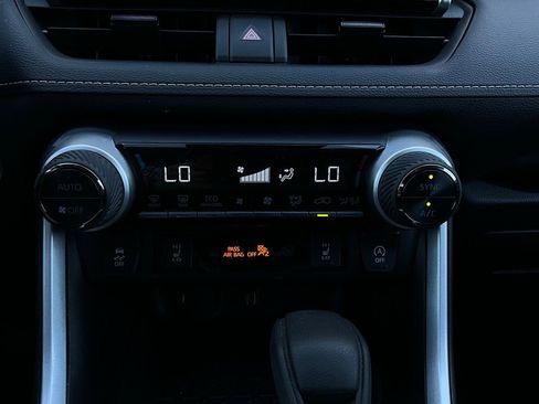 Used 2025 Toyota RAV4 XLE w/ Weather Package image 27