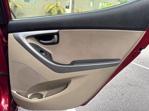 Used 2015 Hyundai Elantra SE w/ Option Group 02 image 17