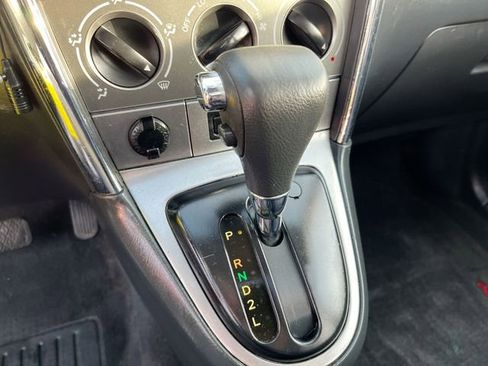 Used 2004 Pontiac Vibe w/ Moon And Tunes Value Package image 22