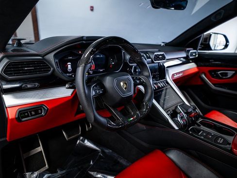 Used 2020 Lamborghini Urus image 42