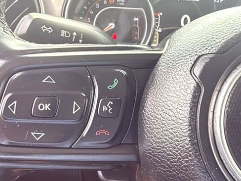 Used 2021 Jeep Gladiator Sport AWD/4WD image 16