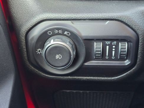 Used 2018 Jeep Wrangler Unlimited Sport image 22