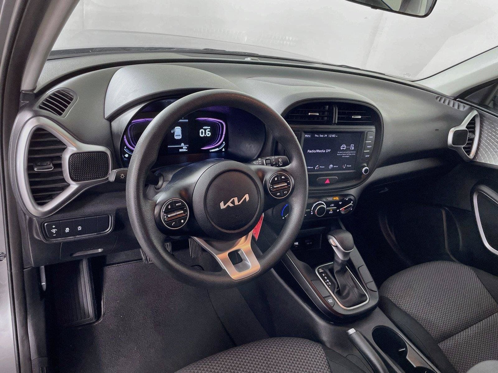 Certified 2025 Kia Soul LX w/ LX Technology Package FWD image 12