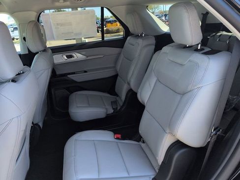 New 2026 Ford Explorer Active w/ Active Comfort Package RWD image 14