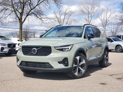 Used 2023 Volvo XC40 B5 Plus w/ Climate Package