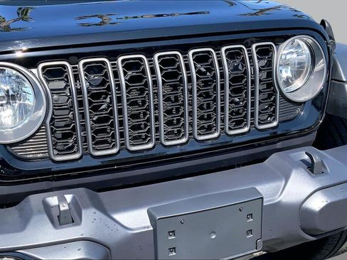 Used 2025 Jeep Wrangler Unlimited Sport S 4xe AWD/4WD image 28