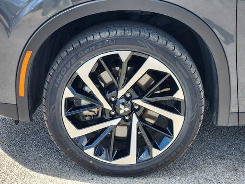 Used 2024 Mitsubishi Outlander AWD image 7
