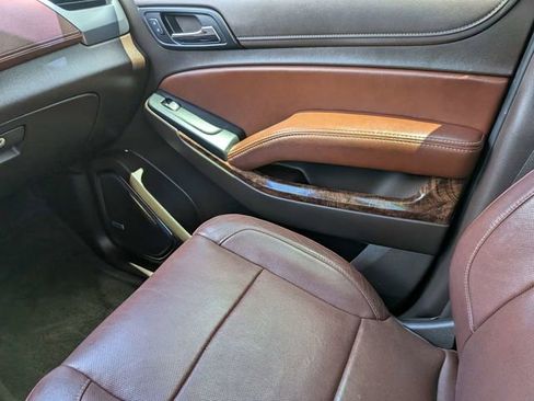 Used 2016 Chevrolet Suburban LTZ RWD image 18