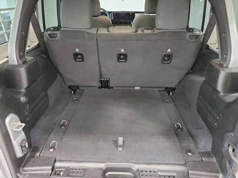 Used 2024 Jeep Wrangler Sport S image 11