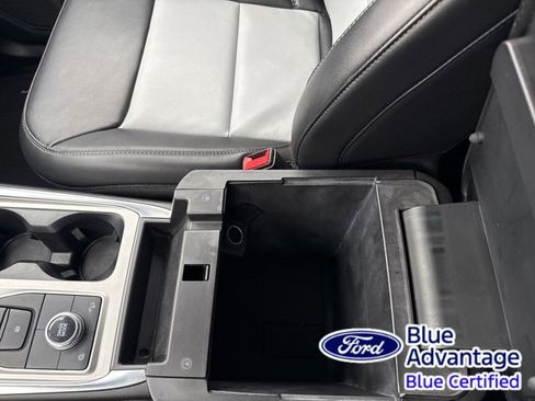 Used 2022 Ford Explorer XLT w/ Equipment Group 202A image 28