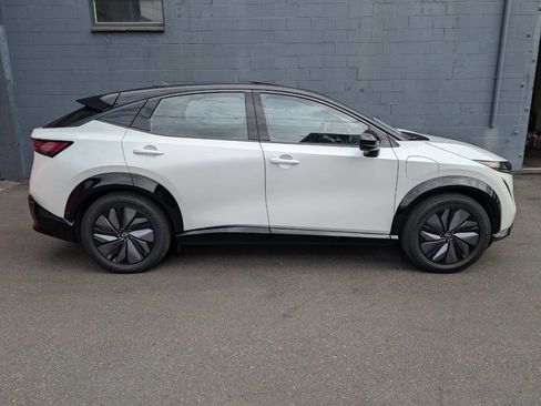 Used 2023 Nissan Ariya AWD image 2