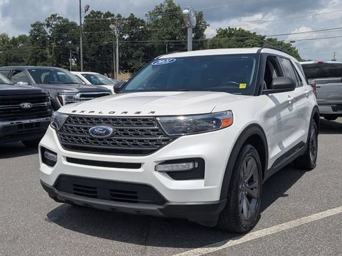 Certified 2021 Ford Explorer XLT w/ Equipment Group 202A RWD image 7