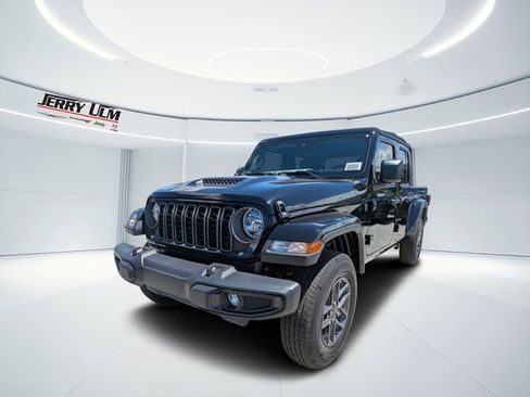 New 2025 Jeep Gladiator Sport image 6