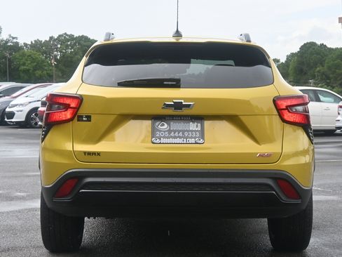 Used 2024 Chevrolet Trax RS w/ Driver Confidence Package image 8