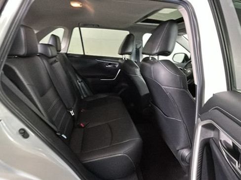 Used 2019 Toyota RAV4 Limited AWD/4WD image 29