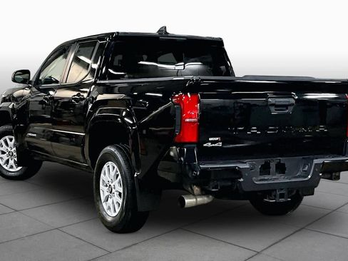 Certified 2024 Toyota Tacoma SR5 AWD/4WD image 12