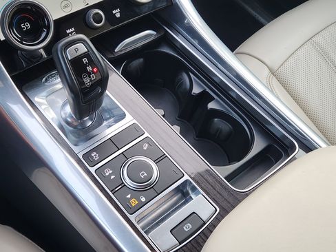 Used 2020 Land Rover Range Rover Sport HSE image 15