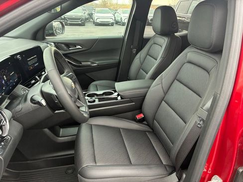 New 2026 Chevrolet Equinox LT w/ Convenience Package II image 17