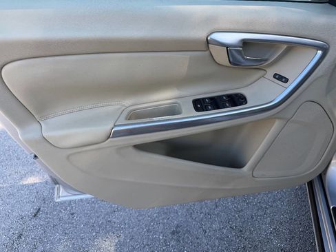 Used 2015 Volvo S60 T5 Premier image 14