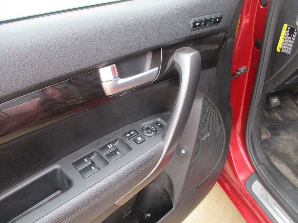 Used 2014 Kia Sorento SX w/ 3rd Row Package AWD/4WD image 29