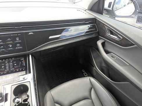 Used 2023 Audi Q8 Premium Plus w/ Premium Plus Package AWD/4WD image 16