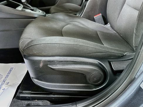 Used 2020 Kia Forte LXS FWD image 18