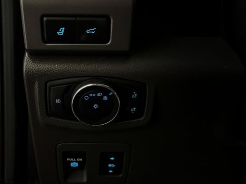Used 2019 Ford Expedition XLT w/ Equipment Group 202A RWD image 27