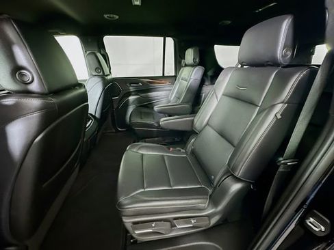 Used 2024 Cadillac Escalade ESV Luxury image 26