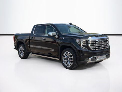 Used 2022 GMC Sierra 1500 Denali w/ Denali Reserve Package AWD/4WD image 3