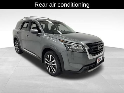 Used 2025 Nissan Pathfinder Platinum w/ Cargo Package AWD/4WD image 8