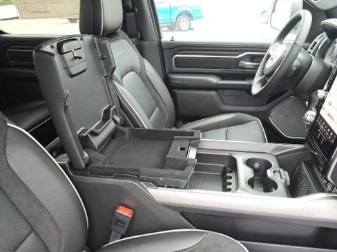New 2026 RAM 1500 Laramie AWD/4WD image 32