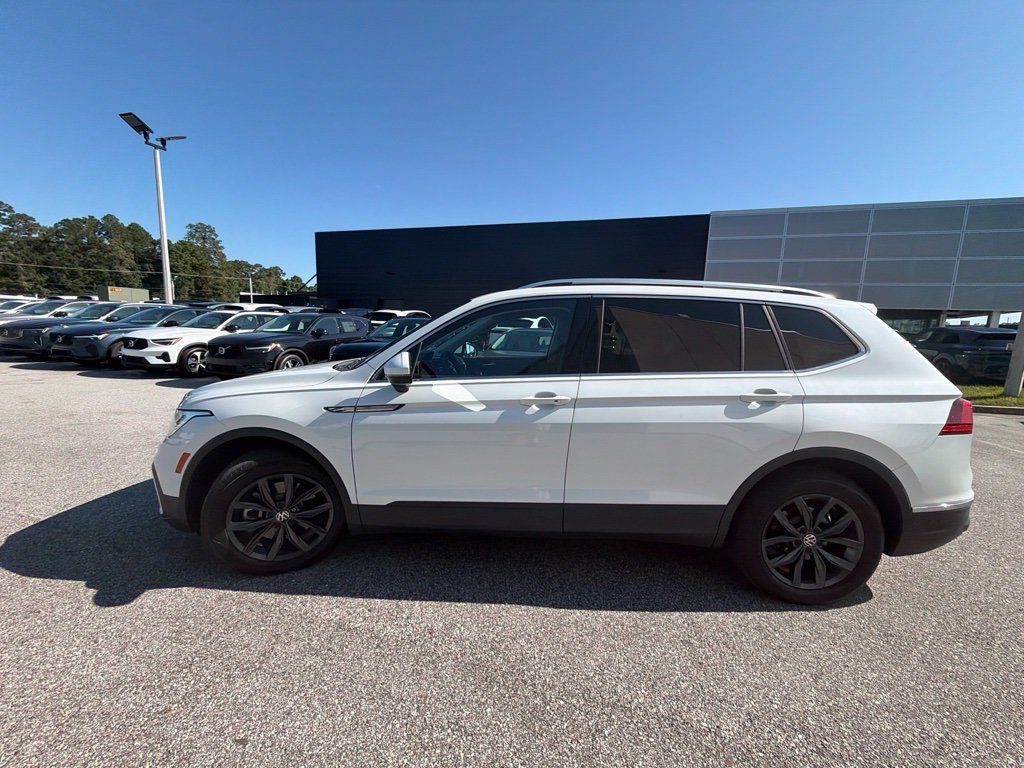 Used 2023 Volkswagen Tiguan SE FWD image 10