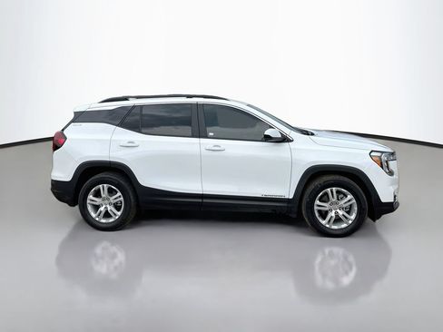 Used 2024 GMC Terrain SLE w/ Driver Convenience Package FWD image 8
