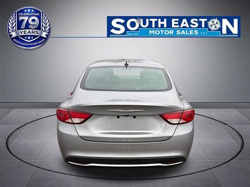 Used 2016 Chrysler 200 Limited Platinum image 4