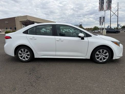 Certified 2025 Toyota Corolla LE FWD image 4