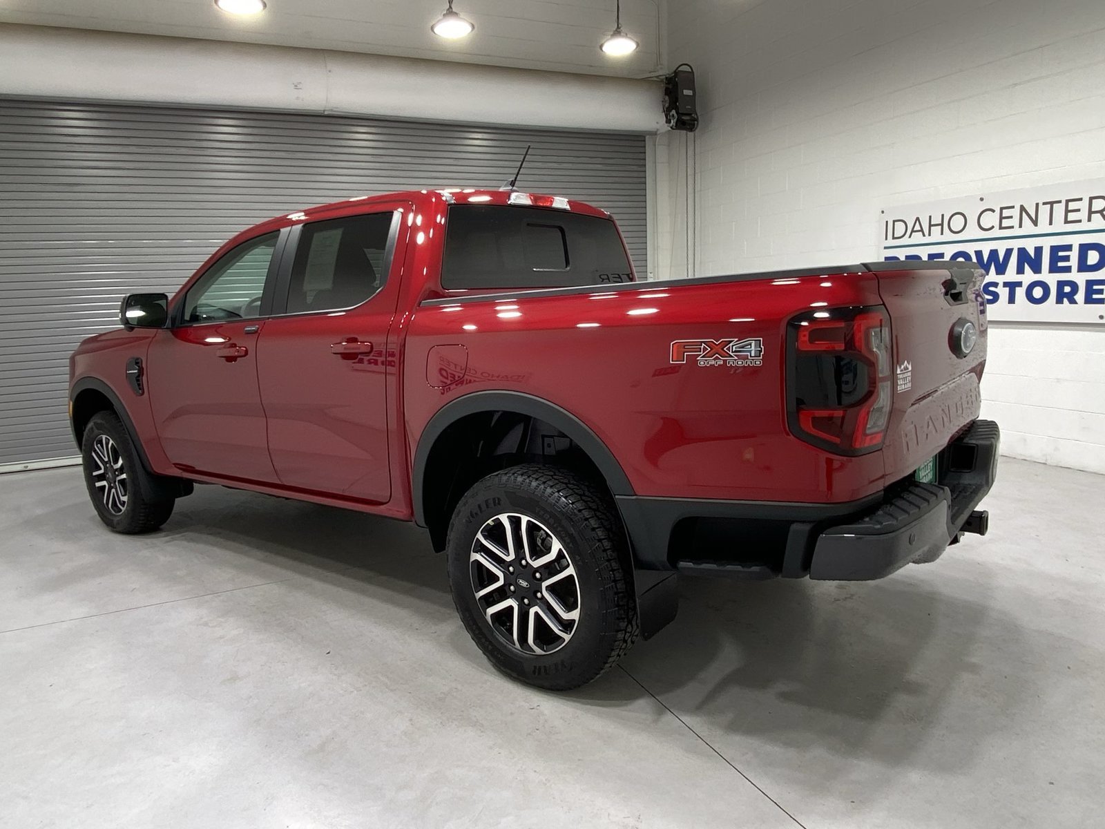 Used 2025 Ford Ranger Lariat w/ FX4 Off-Road Package AWD/4WD image 6
