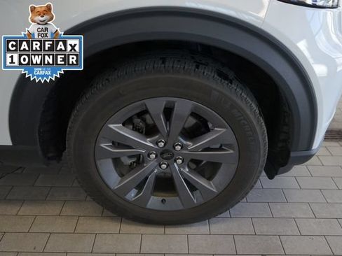 Used 2023 Ford Explorer XLT w/ Equipment Group 202A AWD/4WD image 16